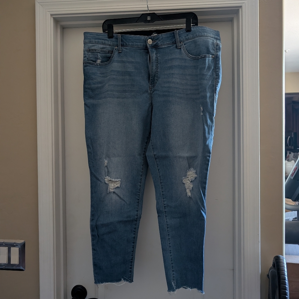 LuLaRoe Women’s Skinny Distressed Blue Jeans Size 40